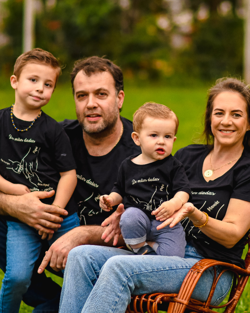 De mãos dadas, eu sempre protegerei você - Camiseta